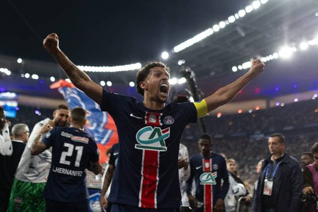 French Cup final football match Alexis Sciard IP3; Saint Denis, France, May 24, 2025 - Paris Saint Germain s Brazilian defender 05 Marquinhos and other players celebrate their victory after winning the French Cup final football match against Stade de Reims at the Stade de France.  Copyright: xIP3xPRESS MAXPPPxAlexisxSciardx IP3ASCI25052451 IP3ASCI25052451
