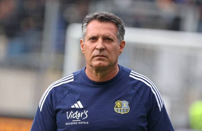 23 05 2025, Football, Men, 2 Bundesliga Relegation, Relegation match, Season 2024 2025, 1 FC Saarbrücken Eintracht Braunschweig, Coach Alois Schwartz 1 FC Saarbruecken Saarbrücken Ludwigsparkstadion Saarland Germany EN Copyright: xFabianxKleerx