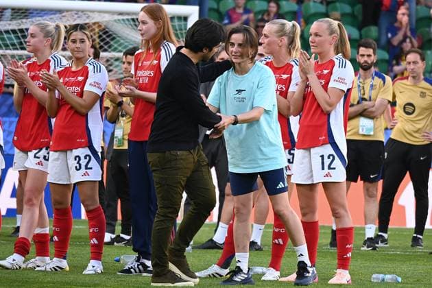 Pere Romeu (head coach Barcelona) and Renee Slegers (head coach Arsenal) during Final - Arsenal Women FC vs FC Barcelona, Barca UEFA Champions League Women football match in Lisboa, Portugal, May 24 2025  Copyright: xPasqualexGolia IPAxSportx xipa-agency.netx xx IPA_58201275 IPA_Agency_IPA58201275