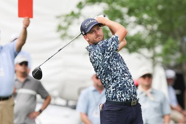 May 24, 2025: Lee Hodges hits his tee shot on the 7th hole during the third round of the Charles Schwab Challenge golf tournament at Colonial Country Club in Fort Worth, TX. Cal Media Fort Worth United States of America - ZUMAc04_ 20250524_zma_c04_014 Copyright: xGrayxSiegelx