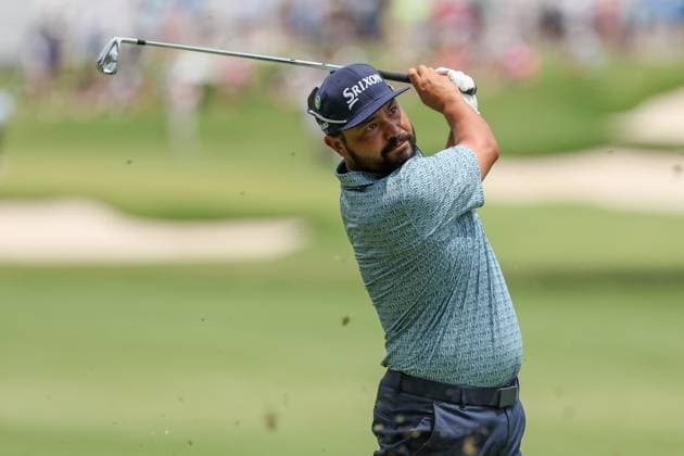 PGA, Golf Herren Golf 2025: Charles Schwab Challenge MAY 24 May 24, 2025: J.J. Spaun hits his approach shot on the 10th hole during the third round of the Charles Schwab Challenge golf tournament at Colonial Country Club in Fort Worth, TX. Gray Siegel Cal Media (Credit Image: Â Gray Siegel Cal Sport Media) Fort Worth Texas United States of America EDITORIAL USE ONLY Copyright: xx ZUMA-20250524_zma_c04_328.jpg GrayxSiegelx csmphotothree385954