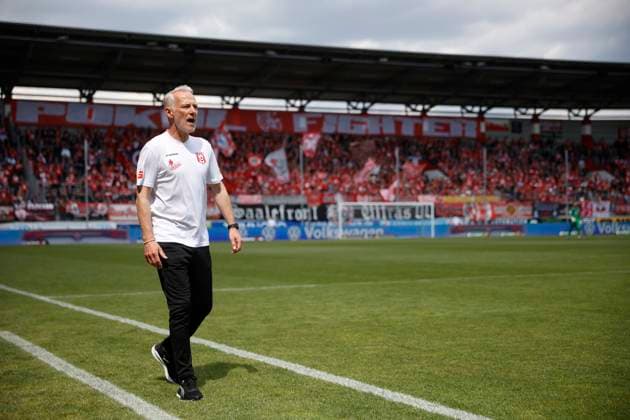 240525 Halle Saale Sachsen Anhalt Leuna Chemie Stadion Sport Fußball Hallescher FC Halle HFC Regionalliga Nordost 4 Liga Männer Saison 2024 2025 Landespokal FSA Finale Pokalfinale 2025 Hallescher FC 1 FC Lok Stendal 1 0 Mark Zimmermann Trainer Hallescher FC Pokal Fighetr