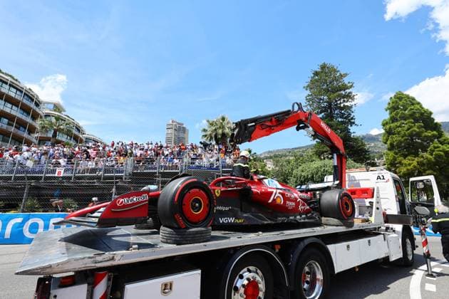 23 05 2025, xrarjax, Motorsport FIA Formula 1, Grand Prix of Monaco 2025 v l Accident Lewis Hamilton Ferrari starting number 44 in FP3 FIA REGULATIONS PROHIBIT ANY USE OF PHOTOGRAPHS as IMAGE SEQUENCES and or QUASI VIDEO Monte Carlo MANDATORY CREDIT: Beto Issa Photos ALL RIGHTS RESERVED: www.betoissaphotos.com