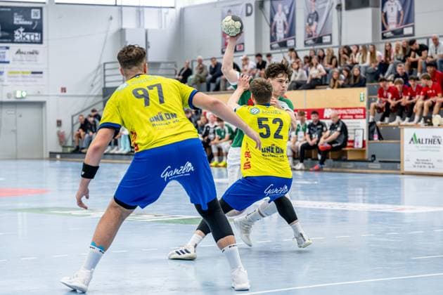 Jugendbundesliga A youth male qualification HSG Dutenhofen Münchholzhausen HC Empor Rostock, 24 05 25 Chris Dominik Hase HSG Dutenhofen Münchholzhausen, 3 , Willi Schulz HC Empor Rostock, 97 , Tom Bialek HC Empor Rostock, 52 Jugendbundesliga A youth male qualification HSG Dutenhofen Münchholzhausen HC Empor Rostock Hüttenberg, 24 05 25 Copyright: xBEAUTIFULxSPORTS Roeczeyx