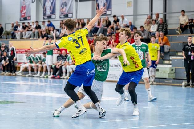 Jugendbundesliga A youth male qualification HSG Dutenhofen Münchholzhausen HC Empor Rostock, 24 05 25 Leon Maic Kraft HSG Dutenhofen Münchholzhausen, 13 , Leonard Volk HSG Dutenhofen Münchholzhausen, 22 , Philip Steinberg HC Empor Rostock, 37 , Finn Louis Gienapp HC Empor Rostock, 33 Jugendbundesliga A youth male qualification HSG Dutenhofen Münchholzhausen HC Empor Rostock Hüttenberg, 24 05 25 Copyright: xBEAUTIFULxSPORTS Roeczeyx