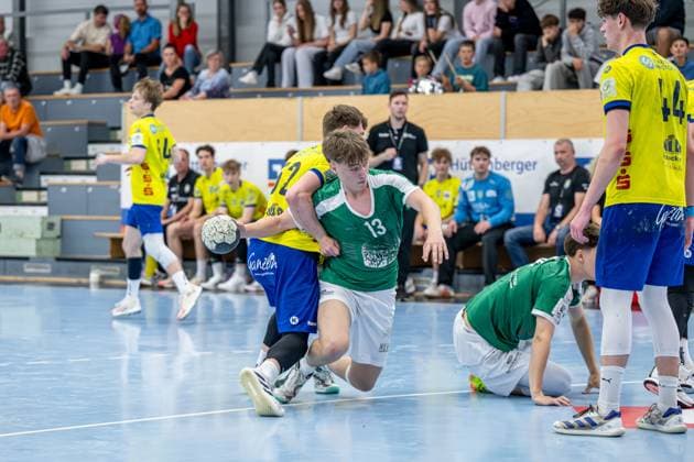 Jugendbundesliga A youth male qualification HSG Dutenhofen Münchholzhausen HC Empor Rostock, 24 05 25 Leon Maic Kraft HSG Dutenhofen Münchholzhausen, 13 , Tom Bialek HC Empor Rostock, 52 , Fabrice Oertel HC Empor Rostock, 44 Jugendbundesliga A youth male qualification HSG Dutenhofen Münchholzhausen HC Empor Rostock Hüttenberg, 24 05 25 Copyright: xBEAUTIFULxSPORTS Roeczeyx
