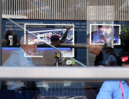 Formula 1 Grand Prix Monaco 2025 25 05 2025, Circuit de Monaco, Monte Carlo, Formula 1 Grand Prix Monaco 2025 ,pictured Mick Doohan, father of Jack Doohan in conversation with Team Principal Graeme Lowdon Cadillac Formula 1 Team nordphotoxGmbHx xBratic nph00250