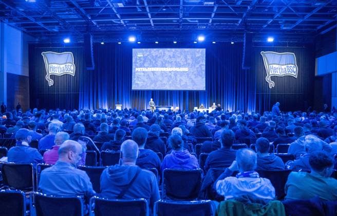 Soccer, Men, Season 2024 25, Hertha BSC, Annual General Meeting in Hall 22b of Messe Berlin, view into the hall, 25 05 2025, Copyright: xMatthiasxKochx
