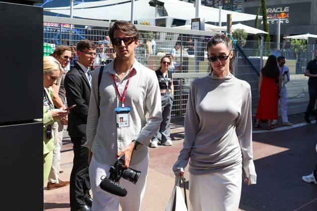 Rebecca Donaldson in the paddock partner of Carlos Sainz jr Atlassian Williams Racing , Race, Monaco Grand Prix, Motorsport, Men, Formula 1, 25 05 2025 Monte Carlo Monaco MCO Copyright: xkolbert-press ChristianxKolbertx