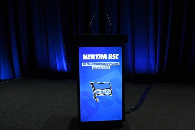 Soccer 2 Bundesliga General Meeting of Hertha B S C e V on 25 05 2025 at Messe Berlin in Berlin Symbol photo lectern xRx