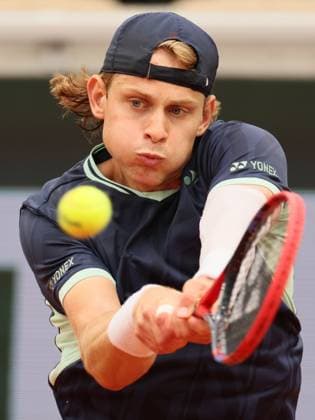 Belgian Zizou Bergs pictured in action during a match between Belgian Bergs and French Mpetshi Perricard in the first round of the Men s Singles at the Roland Garros French Open tennis tournament, in Paris, France, Sunday 25 May 2025. This year s tournament takes place from 25 May to 08 June. BENOITxDOPPAGNE  x125220849x
