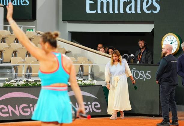 Marion Bartoli on her way to her first on-court interview on Philippe Chatrier Court after the straight sets win by Aryna Sabalenka French Open Tennis, Day One, Tennis, Roland Garros, Paris, France - 25 May 2025 EDITORIAL USE ONLY No use with unauthorised audio, video, data, fixture lists, club league logos or live services. Online in-match use limited to 120 images, no video emulation. No use in betting, games or single club league player publications. Copyright: xJavierxGarcia Shutterstockx 15314618v