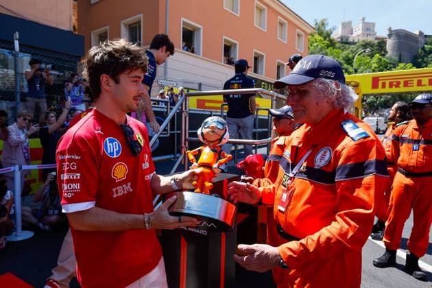 F1 - MONACO GRAND PRIX 2025 LECLERC Charles (mco), Scuderia Ferrari SF-25, portrait giving the Marshal Award during the Formula 1 Tag Heuer Grand Prix de Monaco, 8th round of the 2025 FIA Formula One World Championship, WM, Weltmeisterschaft from May 23 to 25, 2025 on the Circuit de Monaco, in Monte-Carlo, Monaco - Monte-CarloMonaco  Copyright: xJavierxJimenezx