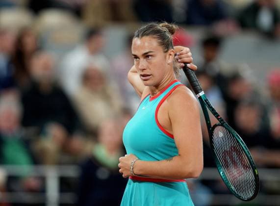 TENNIS - French Open 2025 PARIS,FRANCE,25.MAY.25 - TENNIS - ATP, Tennis Herren World Tour, French Open, Roland Garros, Grand Slam. Image shows Aryna Sabalenka (BLR) warming up.  GEPAxpictures xMichaelxRiedler