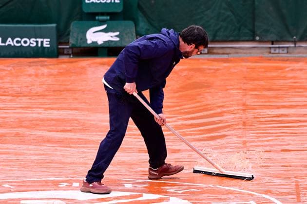 TENNIS : Roland Garros 2025 - Internationaux de France - 25 05 2025 Illustration of rainy day during the 2025 French Open at Roland Garros on May 25, 2025 in Paris, France. ( Photo Dante Badano PSNewz ) - ParisFrance  Copyright: xx