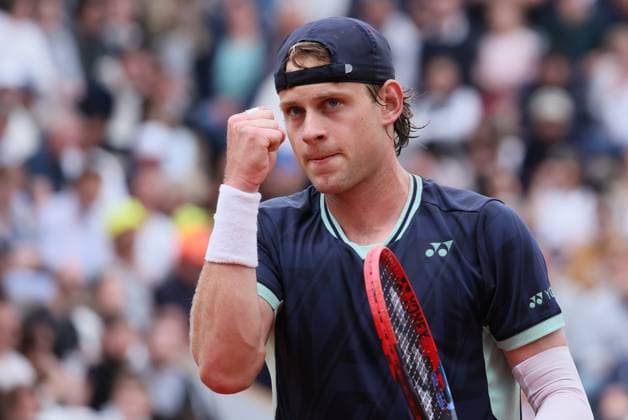 Belgian Zizou Bergs reacts during a match between Belgian Bergs and French Mpetshi Perricard in the first round of the Men s Singles at the Roland Garros French Open tennis tournament, in Paris, France, Sunday 25 May 2025. This year s tournament takes place from 25 May to 08 June. BENOITxDOPPAGNE  x125238103x