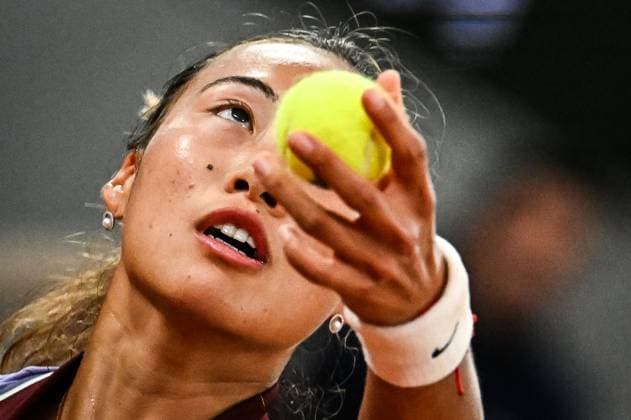 May 25, 2025, Paris, France, France: Qinwen ZHENG of China during the first day of Roland-Garros 2025, French Open 2025, Grand Slam tennis tournament at Roland-Garros Stadium on May 25, 2025 in Paris, France. Paris France - ZUMAm308 20250525_zsp_m308_024 Copyright: xMatthieuxMirvillex