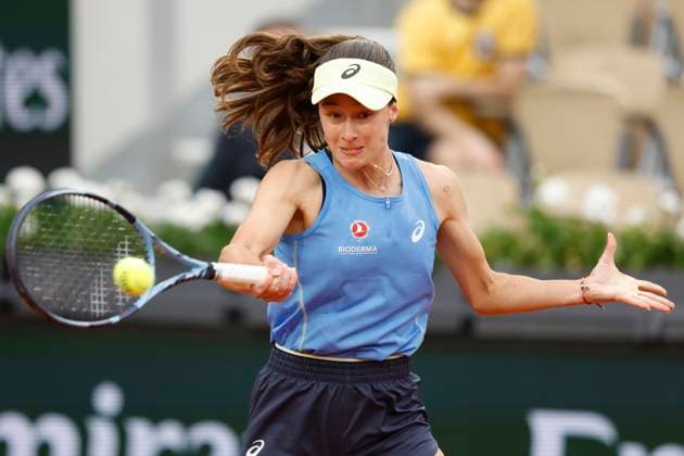 May 25, 2025, Paris, Paris, France: Zeynep Sonmez (TUR) in action during the tennis Grand Slam of Roland Garros 2025, at Roland Garros Stadium, match between Zeynep Sonmez (TUR) and Elina Svitolina (UKR - on May 25 2025.Paris - France Paris France - ZUMAb253 20250525_zsp_b253_016 Copyright: xLoicxBaratouxx