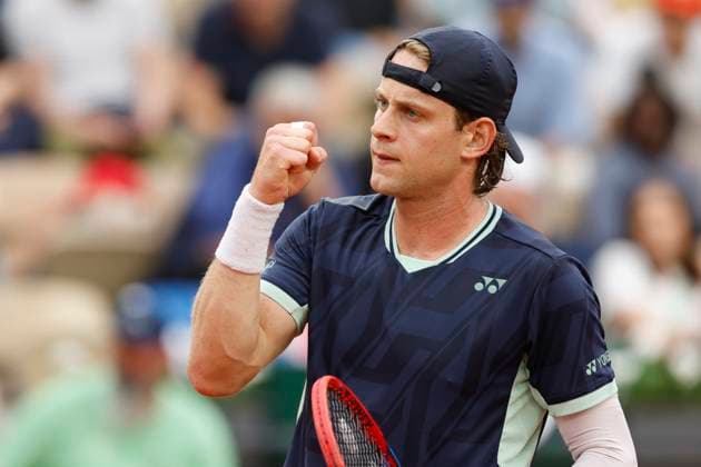May 25, 2025, Paris, Paris, France: Zizou Bergs (BEL) celebrate during the tennis Grand Slam of Roland Garros 2025, at Roland Garros Stadium, match between Giovanni Mpetshi Perricard (FRA) and Zizou Bergs (BEL) - on May 25 2025.Paris - France Paris France - ZUMAb253 20250525_zsp_b253_093 Copyright: xLoicxBaratouxx