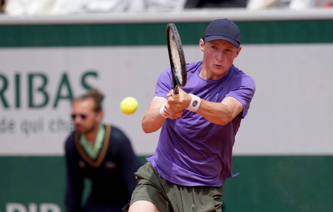 TENNIS - French Open 2025 PARIS,FRANCE,25.MAY.25 - TENNIS - ATP, Tennis Herren World Tour, French Open, Roland Garros, Grand Slam. Image shows Elmer Moller (DEN).  GEPAxpictures xMichaelxRiedler