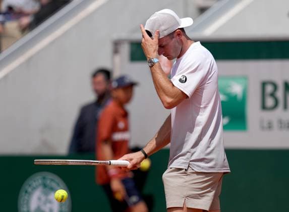 TENNIS - French Open 2025 PARIS,FRANCE,25.MAY.25 - TENNIS - ATP, Tennis Herren World Tour, French Open, Roland Garros, Grand Slam. Image shows Tommy Paul (USA).  GEPAxpictures xMichaelxRiedler