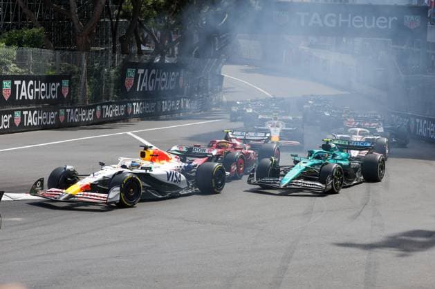Start, Isack Hadjar Visa Cash App RB , Fernando Alonso Aston Martin Aramco , Lewis Hamilton Scuderia Ferrari HP , Race, Monaco Grand Prix, Motorsport, Men, Formula 1, 25 05 2025 Monte Carlo Monaco MCO Copyright: xkolbert-press ChristianxKolbertx