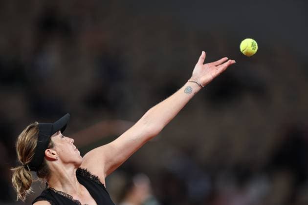 (250525) -- PARIS, May 25, 2025 -- Anastasia Pavlyuchenkova serves during the women s singles first round match between Anastasia Pavlyuchenkova of Russia and Zheng Qinwen of China at the French Open tennis tournament at Roland Garros, Paris, France, May 25, 2025. ) (SP)FRANCE-PARIS-TENNIS-FRENCH OPEN-WOMEN S SINGLES LixJing 