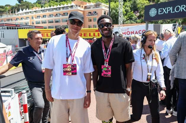 l r Jamal Musiala 42 FC Bayern Muenchen , Alphonso Davies 19 FC Bayern Muenchen in the pit lane, Race, Monaco Grand Prix, Motorsport, Men, Formula 1, 25 05 2025 Monte Carlo Monaco MCO Copyright: xkolbert-press ChristianxKolbertx