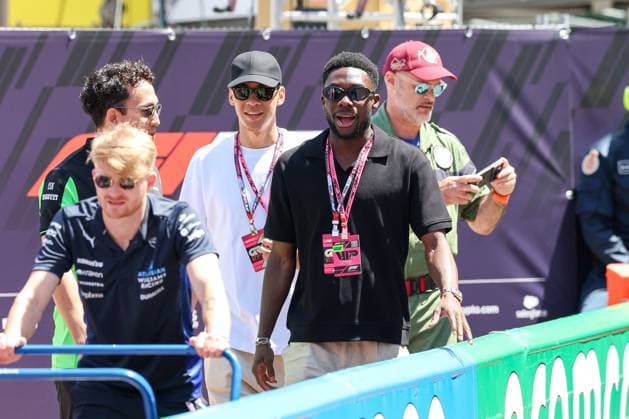 l r Jamal Musiala 42 FC Bayern Muenchen , Alphonso Davies 19 FC Bayern Muenchen in the pit lane, Race, Monaco Grand Prix, Motorsport, Men, Formula 1, 25 05 2025 Monte Carlo Monaco MCO Copyright: xkolbert-press ChristianxKolbertx