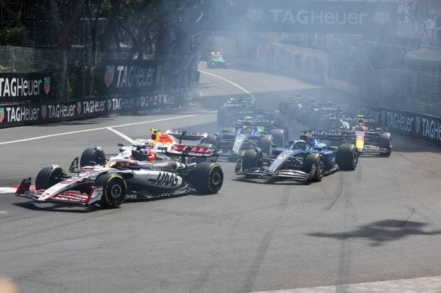 Start, Liam Lawson Visa Cash App RB , Esteban Ocon MoneyGramm Haas , Alexander Albon Atlassian Williams Racing , Race, Monaco Grand Prix, Motorsport, Men, Formula 1, 25 05 2025 Monte Carlo Monaco MCO Copyright: xkolbert-press ChristianxKolbertx