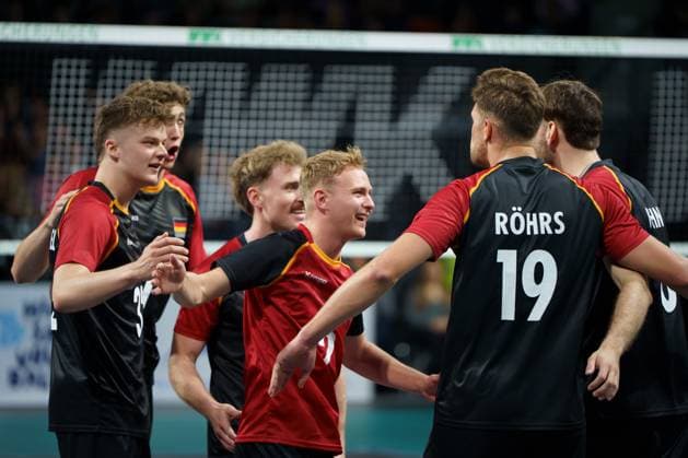 Volleyball Laenderspiel Maenner, Germany vs. Italy, 25 05 2025 The German national team celebrates winning a point Volleyball Laenderspiel Maenner, Germany vs. Italy, 25 05 2025, BMW Park, Munich Copyright: xBEAUTIFULxSPORTSx Pajonkx