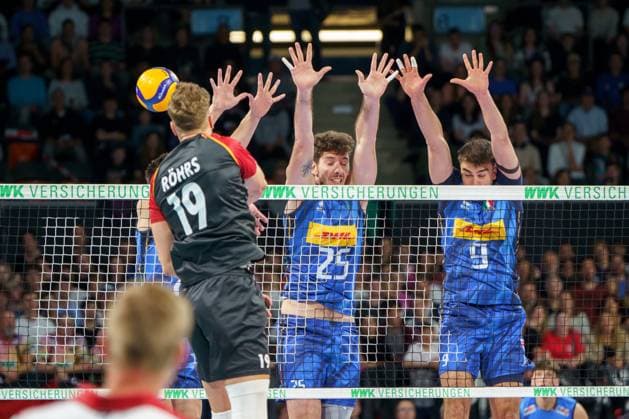 Volleyball mens international, Germany vs. Italy, 25 05 2025 Erik Roehrs GER, 19 , Giovanni Gargiulo ITA, 25 , Francesco Sani ITA, 9 Volleyball mens international, Germany vs. Italy, 25 05 2025, BMW Park, Munich Copyright: xBEAUTIFULxSPORTSx Pajonkx