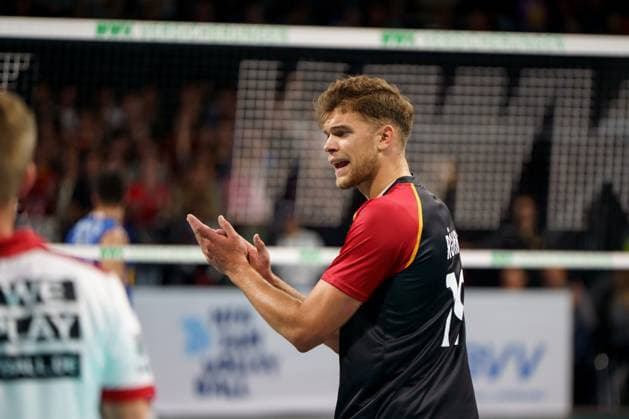 Volleyball national match men, Germany vs. Italy, 25 05 2025 Erik Roehrs GER, 19 cheers and motivates his teammates Volleyball national match men, Germany vs. Italy, 25 05 2025, BMW Park, Munich Copyright: xBEAUTIFULxSPORTSx Pajonkx