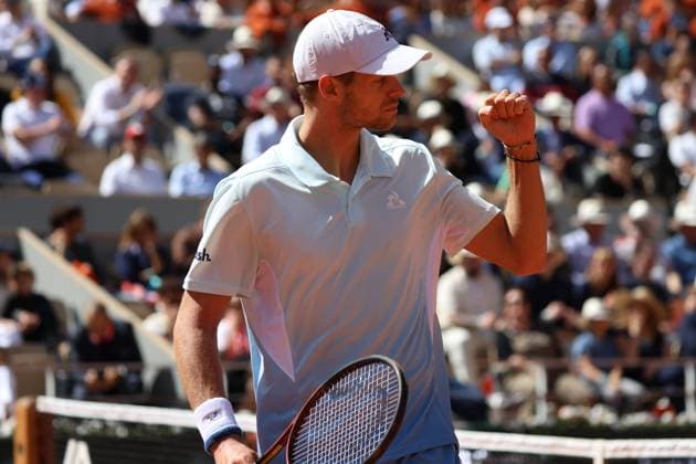 Tennis, French Open, Tag 1 ROLAND GARROS 2025 Thierry Larret MAXPPP - PARIS (75) 25 05 2025 Thierry Larret Maxppp. Tennis. Roland Garros 2025. Internationaux de France de tennis. Stade Roland Garros, Paris (75). Le 25 mai. Court Phillipe Chatrier : Lorenzo MUSETTI (ITA) vs Yannick HANFMANN (GER) - Tennis. Roland Garros 2025. French Open tennis tournament. Roland Garros Stadium, Paris (75) PARIS (75) STADE ROLAND GARROS PARIS ILE DE FRANCE FRANCE  Copyright: xMAXPPPxThierryxLarretx TLR202505256024 TLR202505256024