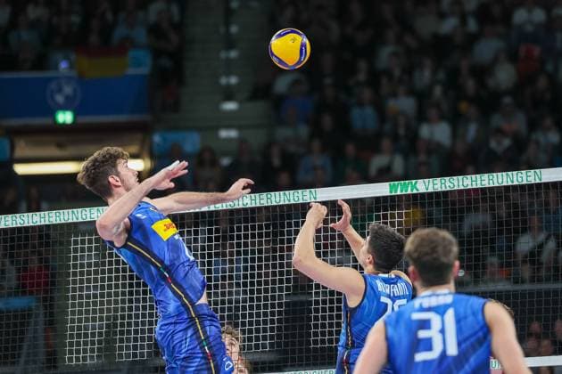 Giovanni Gargiulo Italy, 25 with ball at the net, with Mattia Boninfante Italy, 26 and Luca Porro Italy, 31 , GER, Germany vs. Italy, Volleyball, Men, National Match, Season 2024 2025, 25 05 2025, GER, Germany vs. Italy, Volleyball, Men, National Match, Season 2024 2025, 25 05 2025 Munich Copyright: xEibner-Pressefoto JennixMaulx EP_JML