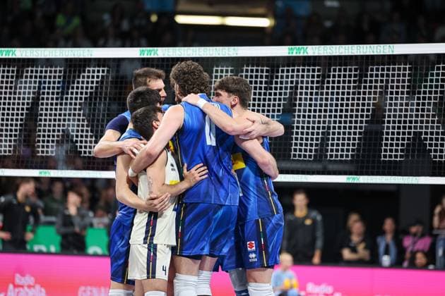 The Italian team celebrates a point win, GER, Germany vs. Italy, Volleyball, Men, National match, Season 2024 2025, 25 05 2025, GER, Germany vs. Italy, Volleyball, Men, National match, Season 2024 2025, 25 05 2025 Munich Copyright: xEibner-Pressefoto JennixMaulx EP_JML