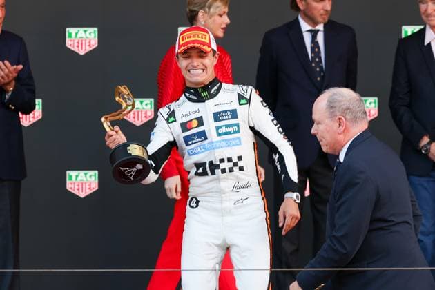 Prince of Monaco Albert II hands over the trophy to Winner, Winner, Lando Norris McLaren Formula 1 Team , Race, Monaco Grand Prix, Motorsport, Men, Formula 1, 25 05 2025 Monte Carlo Monaco MCO Copyright: xkolbert-press ChristianxKolbertx