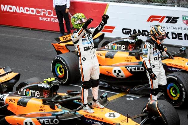 F1 - MONACO GRAND PRIX 2025 NORRIS Lando (gbr), McLaren F1 Team MCL39, portrait celebrates a victory PIASTRI Oscar (aus), McLaren F1 Team MCL39, portrait during the Formula 1 Tag Heuer Grand Prix de Monaco, 8th round of the 2025 FIA Formula One World Championship, WM, Weltmeisterschaft from May 23 to 25, 2025 on the Circuit de Monaco, in Monte-Carlo, Monaco - Monte-CarloMonaco Copyright: xXavixBonillax
