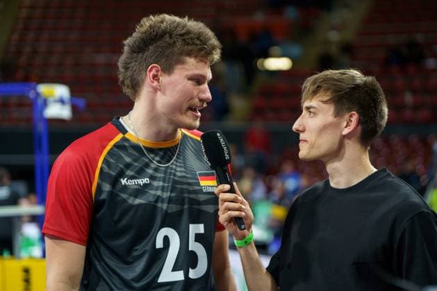 Volleyball mens national match, Germany vs. Italy, 25 05 2025 Lukas Maase GER, 25 as MVP in an interview after the match Volleyball mens national match, Germany vs. Italy, 25 05 2025, BMW Park, Munich Copyright: xBEAUTIFULxSPORTSx Pajonkx