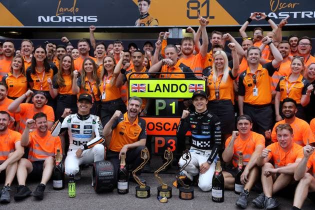 GP MONACO PODIUM FI PHOTOPQR NICE MATIN Jean François Ottonello ; Monaco ; 25 05 2025 ; 82e Grand Prix de Monaco 2025 - Formule 1 Course - photo d equipe Mc Laren apres la victoire de lando norris et la troisieme place Oscar Piastri - F1 Grand Prix Of Monaco Monaco France  Copyright: xPHOTOPQR NICExMATIN MAXPPPxJeanxFrançoisxOttonellox 20250525NIM6886 monaco 20250525NIM6886
