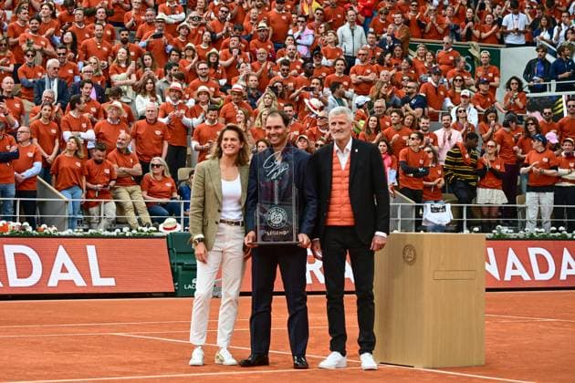 TENNIS : Hommage a Rafael Nadal - Roland Garros 2025 - 25 05 2025 Amelie Mauresmo ( director Roland Garros ) and Gilles Moretton ( president fft ) during the tribute to Rafael Nadal ( Spain ) during the 2025 French Open at Roland Garros on May 25, 2025 in Paris, France. ( Photo Dante Badano PSNewz ) - ParisFrance  Copyright: xx