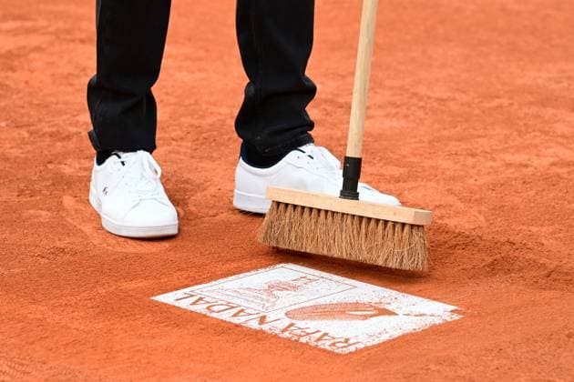 TENNIS : Hommage a Rafael Nadal - Roland Garros 2025 - 25 05 2025 Illustration of Rafael Nadal foot prints during the tribute to Rafael Nadal during the 2025 French Open at Roland Garros on May 25, 2025 in Paris, France. ( Photo Dante Badano PSNewz ) - ParisFrance  Copyright: xx