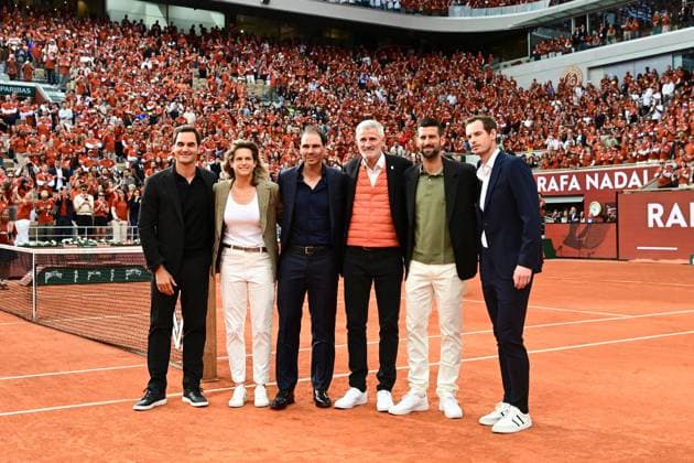 TENNIS : Hommage a Rafael Nadal - Roland Garros 2025 - 25 05 2025 Roger Federer ( Swiss ) , Amelie Mauresmo ( director Roland Garros ) , Gilles Moretton ( president fft ) , Novak Djokovic ( Serbia ) and Andy Murray ( United Kingdom ) during the tribute to Rafael Nadal during the 2025 French Open at Roland Garros on May 25, 2025 in Paris, France. ( Photo Dante Badano PSNewz ) - ParisFrance  Copyright: xx