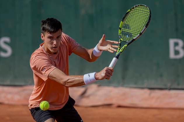 2025 French Open - Day One Fabian Marozsan returns the ball against Luca Nardi at the Roland Garros Grand Slam Tournament in Paris, France, on May 25, 2025. Paris France  Copyright: xRobertxSzaniszlox originalFilename:szaniszlo-notitle250525_npe1G.jpg