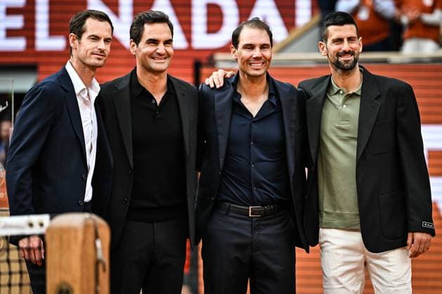 May 25, 2025, Paris, France, France: Britain s tennis coach Andy MURRAY, Serbia s Novak DJOKOVIC, former Swiss tennis player Roger FEDERER greet former Spanish player Rafael NADAL during a ceremony honoring his career during the Roland-Garros 2025, French Open 2025, Grand Slam tennis tournament at Roland-Garros Stadium on May 25, 2025 in Paris, France. Paris France - ZUMAm308 20250525_zsp_m308_063 Copyright: xMatthieuxMirvillex