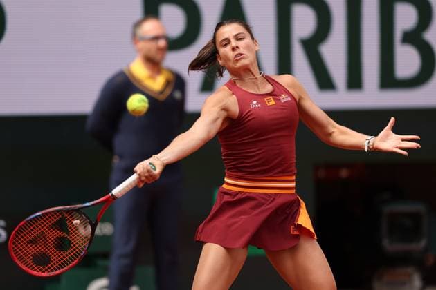 ROLAND GARROS 2025 Thierry Larret MAXPPP - PARIS (75) 26 05 2025 Thierry Larret Maxppp. Tennis. Roland Garros 2025. Internationaux de France de tennis. Stade Roland Garros, Paris (75). Le 26 mai. Court Suzanne Lenglen : Jessica BOUZAS MANEIRO (ESP) vs Emma NAVARRO (USA) PARIS (75) STADE ROLAND GARROS PARIS ILE DE FRANCE FRANCE  Copyright: xMAXPPPxThierryxLarretx TLR202505267571 TLR202505267571