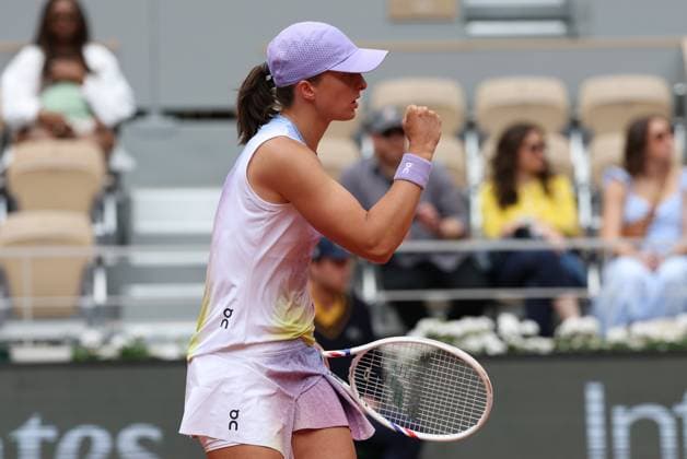ROLAND GARROS 2025 Thierry Larret MAXPPP - PARIS (75) 26 05 2025 Thierry Larret Maxppp. Tennis. Roland Garros 2025. Internationaux de France de tennis. Stade Roland Garros, Paris (75). Le 26 mai. Court Phillipe Chatrier : Rebecca SRAMKOVA (SVK) vs Iga SWIATEK (POL) - Tennis. Roland Garros 2025. French Open tennis tournament. Roland Garros Stadium, Paris (75) PARIS (75) STADE ROLAND GARROS PARIS ILE DE FRANCE FRANCE  Copyright: xMAXPPPxThierryxLarretx TLR202505267879 TLR202505267879
