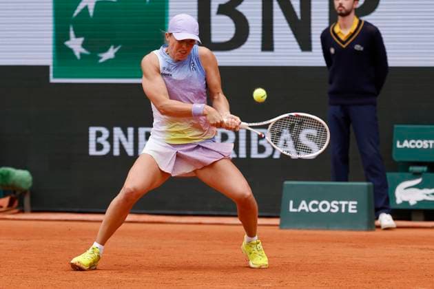 May 26, 2025, Paris, Paris, France: Iga SwiatekÃ‚ (POL) in action during the tennis Grand Slam of Roland Garros 2025,match between Rebecca Sramkova (SVK) and Iga SwiatekÃ‚ (POL) at Roland Garros Stadium - on May 26 2025.Paris - France Paris France - ZUMAb253 20250526_zsp_b253_031 Copyright: xLoicxBaratouxx