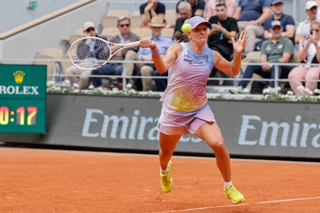 May 26, 2025, Paris, Paris, France: Iga SwiatekÃ‚ (POL) in action during the tennis Grand Slam of Roland Garros 2025,match between Rebecca Sramkova (SVK) and Iga SwiatekÃ‚ (POL) at Roland Garros Stadium - on May 26 2025.Paris - France Paris France - ZUMAb253 20250526_zsp_b253_040 Copyright: xLoicxBaratouxx