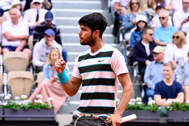 TENNIS : Roland Garros 2025 - Internationaux de France - 26 05 2025 Carlos Alcaraz ( Spain ) celebrates during the 2025 French Open at Roland Garros on May 26, 2025 in Paris, France. ( Photo Dante Badano PSNewz ) - ParisFrance  Copyright: xx